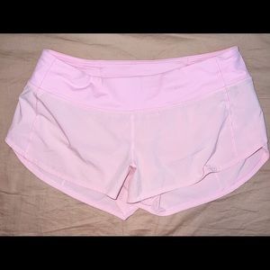 LuluLemon Low-Rise Lined Short 2.5